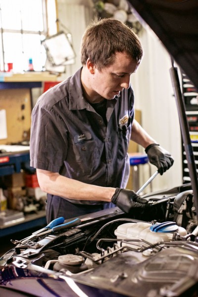 Oil change mechanic in Johnson City